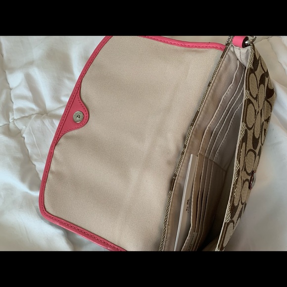 New Coach Wallet Pink and Tan - Picture 4 of 5